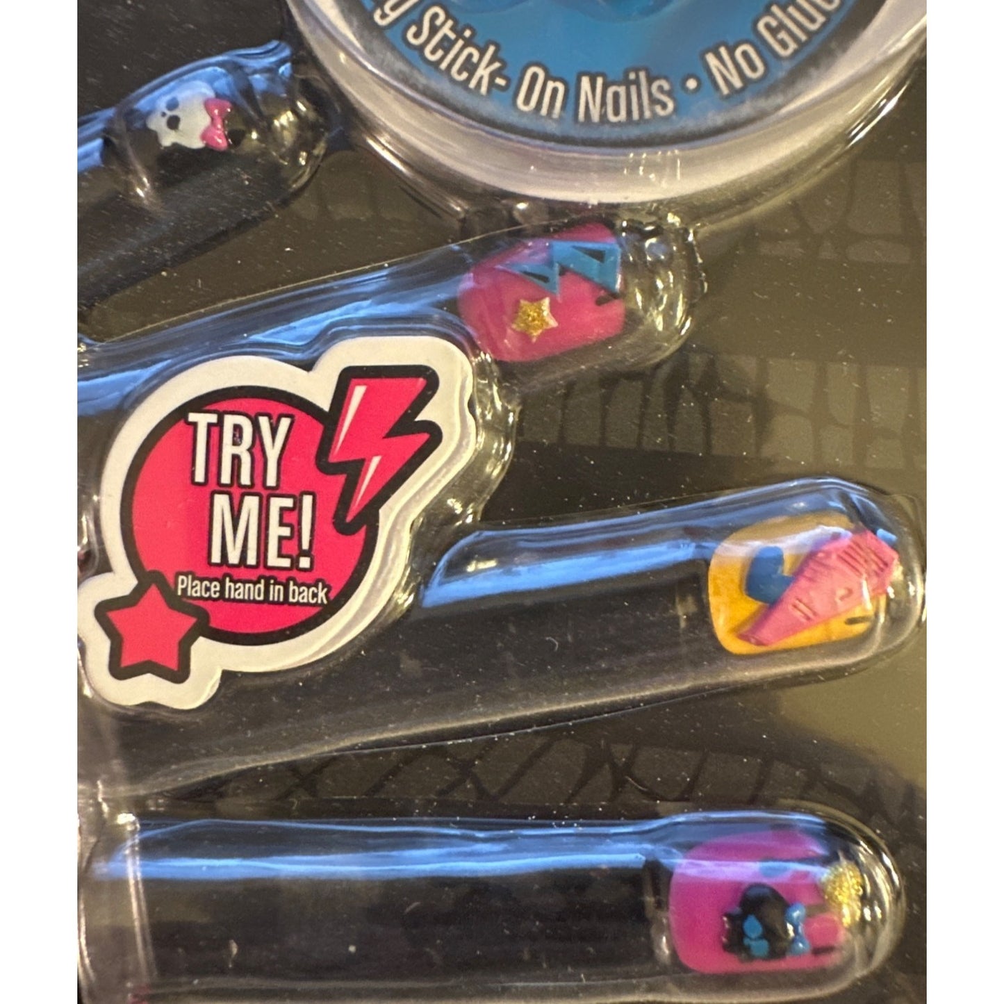 Monster High Ghoulicious Nails 10 Stick-On Nail Charms By Pop Girl Skulls & Art