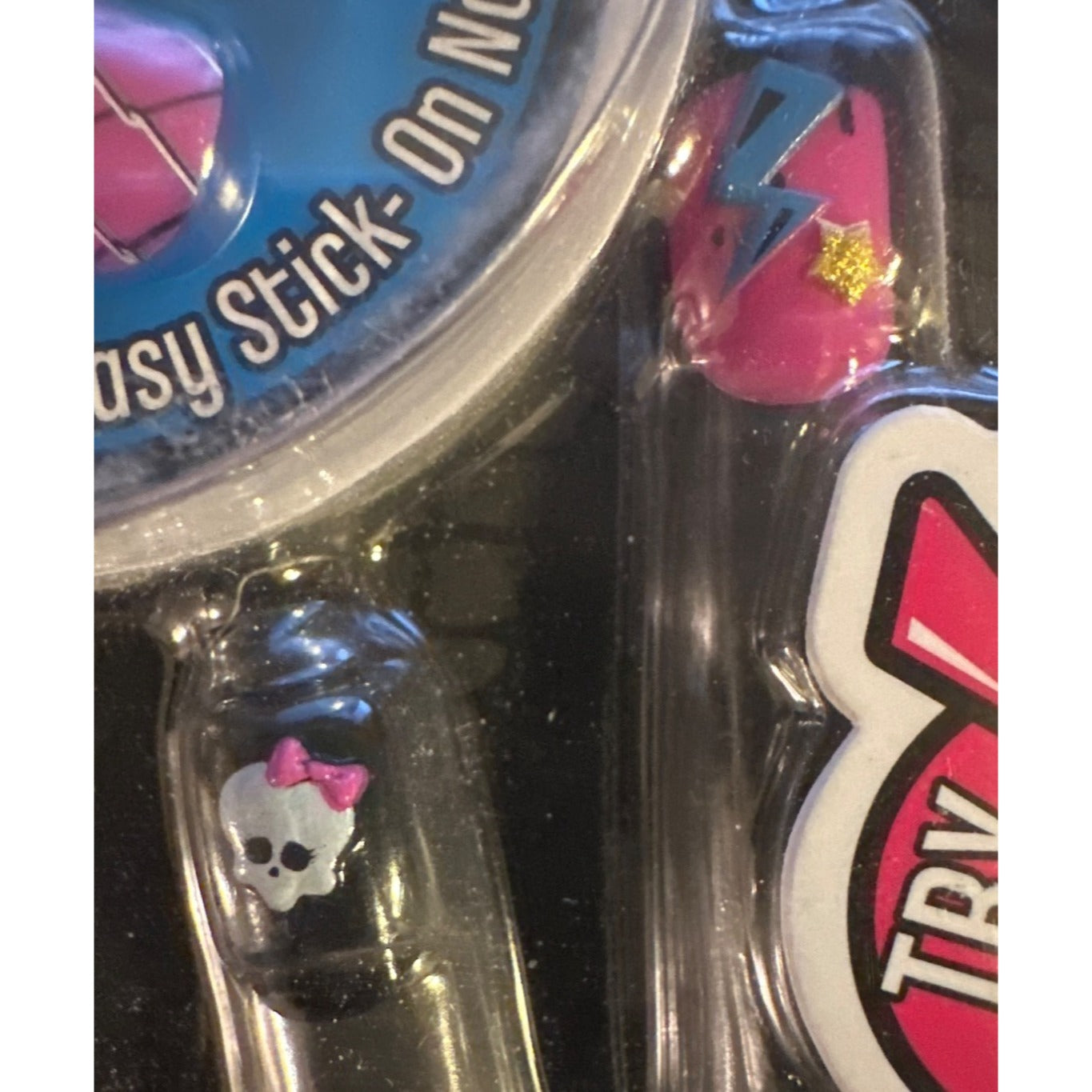 Monster High Ghoulicious Nails 10 Stick-On Nail Charms By Pop Girl Skulls & Art
