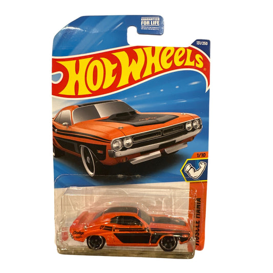 151/250 Hot Wheels Die-Cast Car Orange Muscle Mania 1/10 71 Dodge Challenger